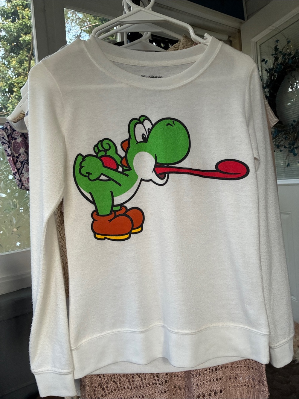 Nintendo White Pullover lightweight Sweatshirt with Yoshi on the front